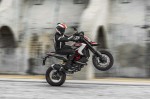2013-Ducati-Hypermotard-action-photos-03-635x422