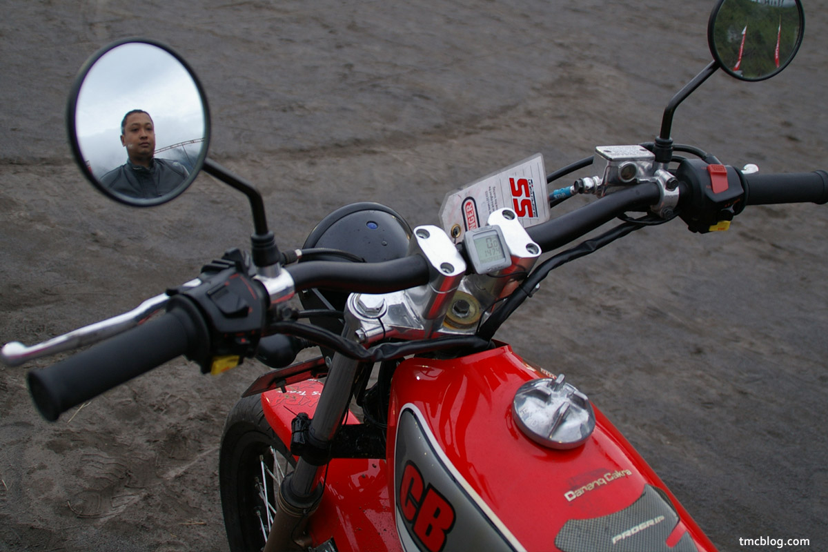 Custom Honda CB100 Broken Heart TMC MotoNews