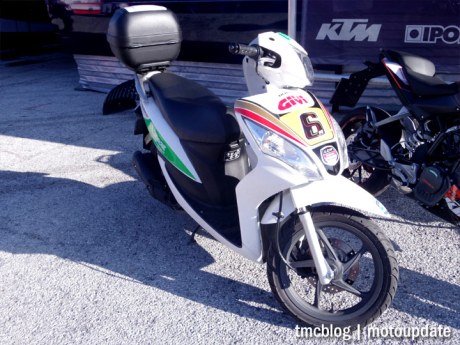 Misano_paddock_scooter_1a
